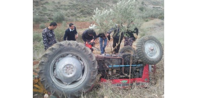 إصابة مسن بجروح خطيرة بحادث انقلاب جرار زراعي جنوب جنين
