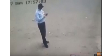 بالفيديو....لحظة سرقة هاتف محمول من يد صاحبه في وضح النهار