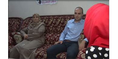 شاهد :خلال 6 سنوات.. شاب فلسطيني يحصل على بكالوريوس وماجستير ودكتوراة!