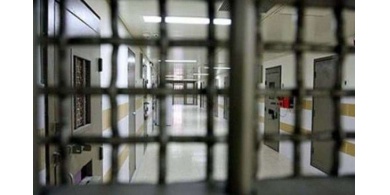 الاحتلال يعتدي بالضرب على أسيرة مريضة في 'هشارون'