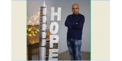 4 آلاف حبة دواء و20 حقنة ومجسم أمل.. ما قصة الفلسطيني محمد الغريب؟