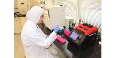 الدكتورة رهام نزال من الجامعة العربية الامريكية تحصل على منحة زمالة لاجراء بحث حول الامراض الوراثية في فلسطين