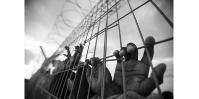 5 أسرى يدخلون أعوامًا جديدة داخل سجون الاحتلال