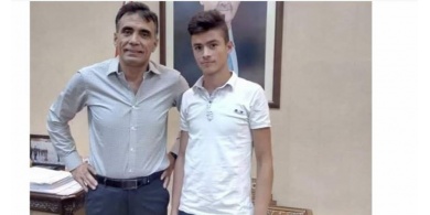 طالب ثانوي فلسطيني يعد برنامج "بنك الأسئلة" في دمشق