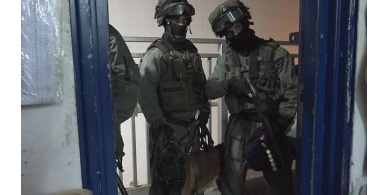 قوات القمع تقتحم قسم الأسرى في معتقل 'عسقلان'