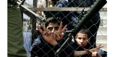 الأسرى يقطفون ثمار نضالهم: بدء تركيب الهواتف بأقسام الأشبال