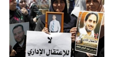 11 أسيرا بلا طعام احتجاجا على اعتقالهم الإداري
