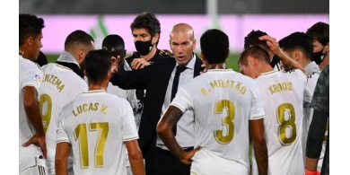 زيدان يدخل نادي الـ500 مع ريال مدريد