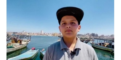 الطفل عبد الرحمن الشنطي.. أصغر مغني راب ينقل بأغانيه معاناة قطاع غزة
