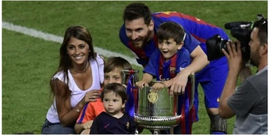برشلونة يستعطف ميسي بأبنائه للتراجع عن الرحيل