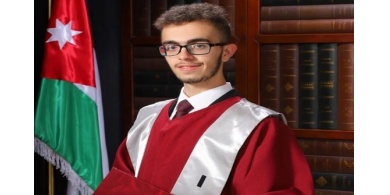 الطالب مصعب غزال حاصل على 100% في العلمي: لن ادرس الطب
