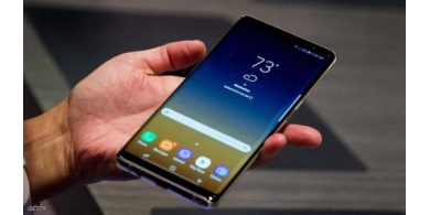 يفتح الكاميرا ويسجل المكالمات.. تطبيق خطير على أندرويد