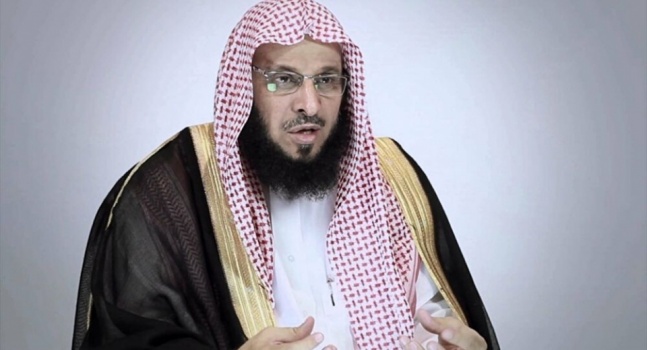 داعية سعودي يتغزل ببندر بن سلطان بعد مهاجمته القيادة الفلسطينية