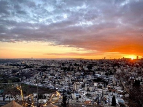 الطقس: انخفاض على درجات الحرارة مع بقائها أعلى من معدلها بحدود 6 درجات