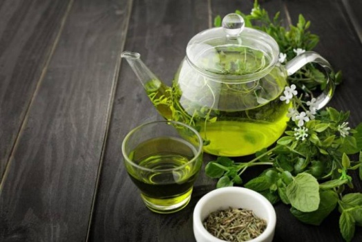 الشاي الأخضر 'حارق الدهون'.. هل نتناوله باردا أم ساخنا؟