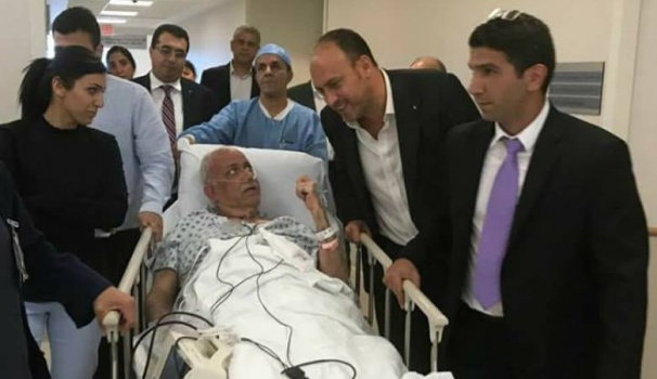 نقل صائب عريقات الى مستشفى هداسا بعد تدهور حالته بسبب الكورونا