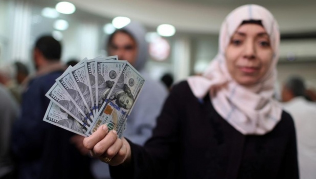 يديعوت: قطر مددت منحتها لغزة لعام آخر