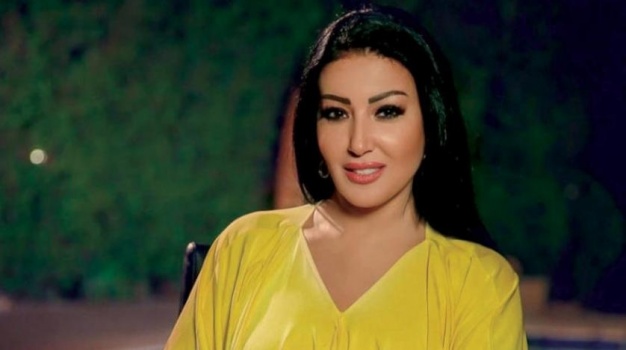 فيديو: بفستان جريء.. سمية الخشاب تحتفل بعيد ميلادها