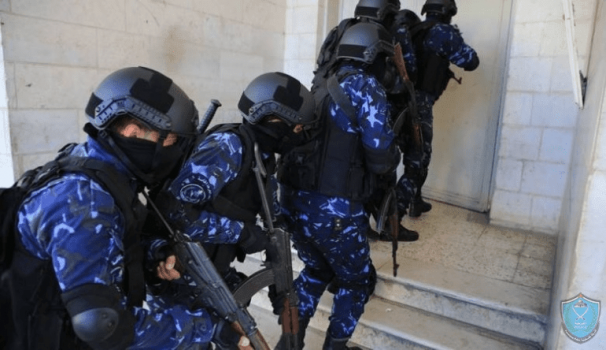 الشرطة تضبط كمية كبيرة من مادة الحشيش المخدرة برام الله