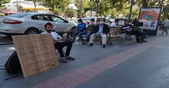 "فضفض مقابل المال".. شاب تركي يثير ضجة على مواقع التواصل