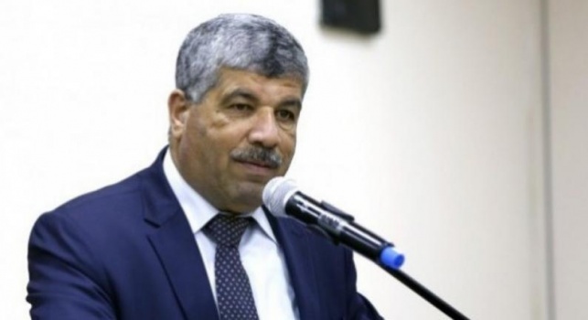 الاحتلال يحتجز مركبة الوزير وليد عساف ويستولي على البريد والأوراق الرسمية