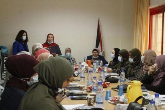 ناشطات نسويات يوصين بضرورة فضح مرتكبي جرائم الفساد وتبني سياسات تحد من ظواهره