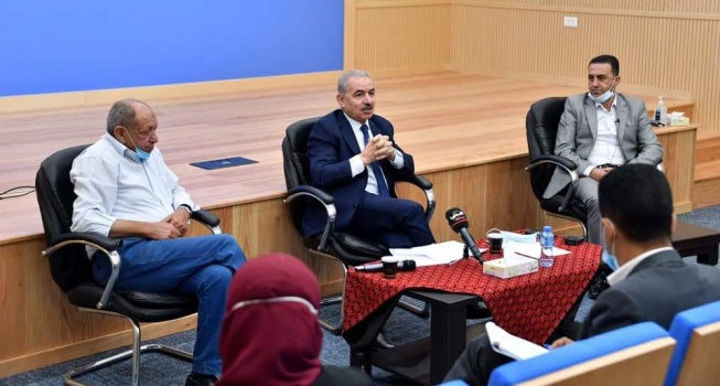 رئيس الوزراء يدعو الاتحاد للعودة إلى المدارس واستكمال العملية التعليمية