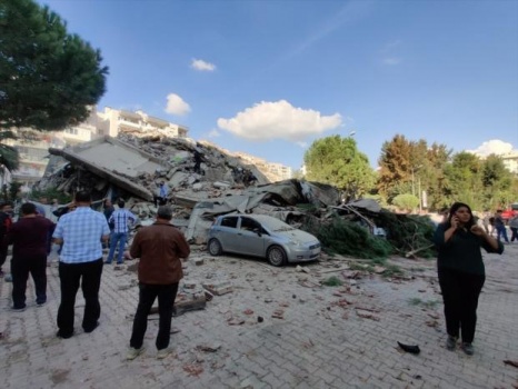 22 قتيلا جراء زلزال تركيا واليونان