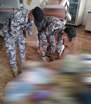 جنين: الضابطة الجمركية تضبط 100 كيلو سكاكر وحلويات منتهية الصلاحية