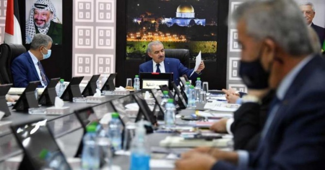 الحكومة: مشكلة المقاصة مع الاحتلال في طريقها للحل خلال الشهر الجاري ما سيمكننا من صرف رواتب الموظفين كاملة