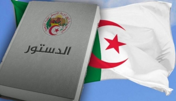 الجزائر تُقر دستورها الجديد رغم مقاطعة واسعة للاستفتاء عليه