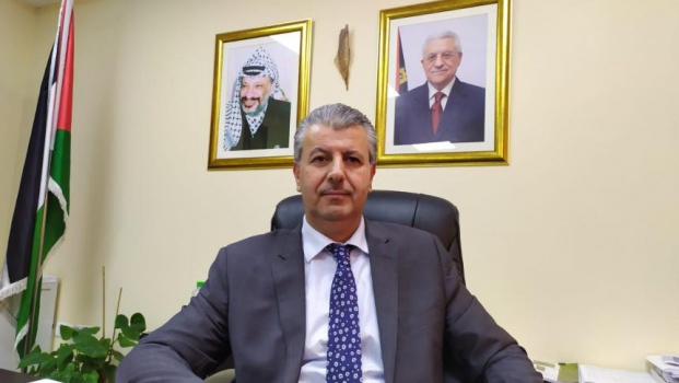 غانم: الحكومة تعمل لتجنب الصعوبات والمشاكل المالية