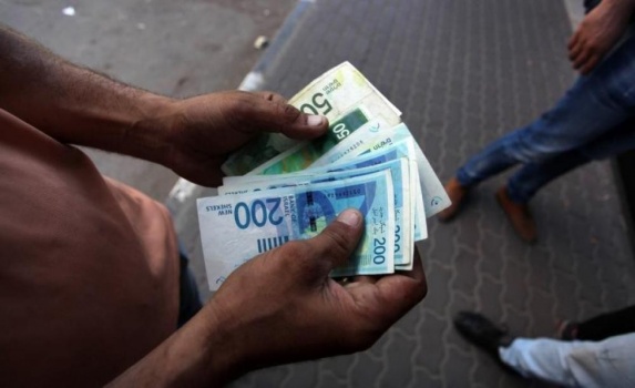 مجدلاني: صرف 700 شيقل لـ68 ألف أسرة متضررة من كورونا