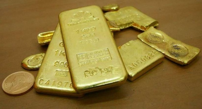 أسعار الذهب تهبط بأكثر من 4% بعد أنباء لقاح فايزر