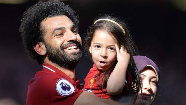 من هو السند والداعم الأول لمحمد صلاح؟
