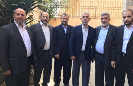 وفد من حركة حماس الى القاهرة لاستكمال الحوار مع حركة فتح