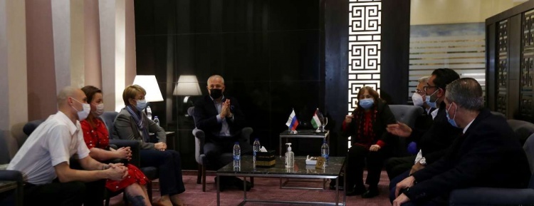 فلسطين تستقبل وفداً طبياً روسياً متخصصاً بعلاج مرضى كورونا