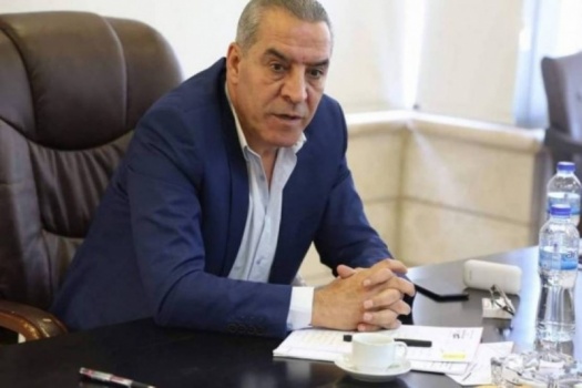 حسين الشيخ غاضب: البعض بلغتين ومواقفنا مشرفة