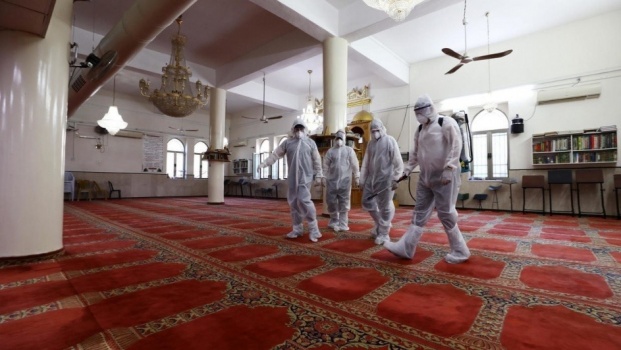 الأوقاف تقرر تعليق خطبة وصلاة الجمعة لأسبوعين