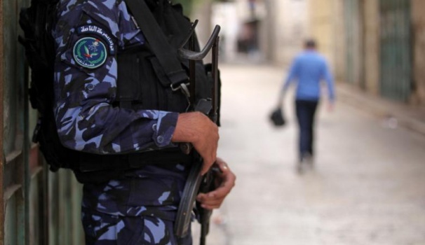 الشرطة الفلسطينية ترفض إطلاق سراح إسرائيلي دخل لسلفيت بالخطأ وجيش الاحتلال يتدخل لإنقاذه