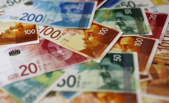 خصم 600 مليون.. الاحتلال يُصادق على نقل 2.5 مليار شيكل من أموال المقاصة للسلطة