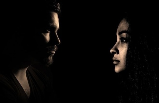 دراسة: الرجل الأقل وسامة يجعل شريكة حياته أكثر سعادة!