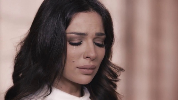 شاهد .. نادين نسيب نجيم تنهار بالبكاء على الهواء والسبب !!