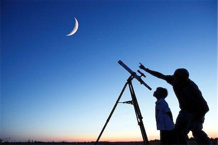 الحسابات الفلكية تحدد أول أيام شهر رمضان المبارك