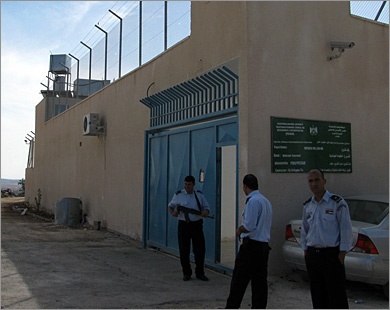 تسجيل 18 اصابة بفيروس كورونا في سجن نابلس