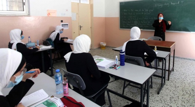 غدا يوم المعلم الفلسطيني