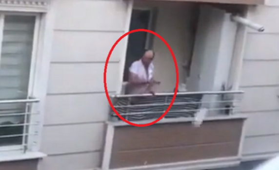 زوج يشتكي جبروت زوجته: حاولت إلقائي من الشرفة