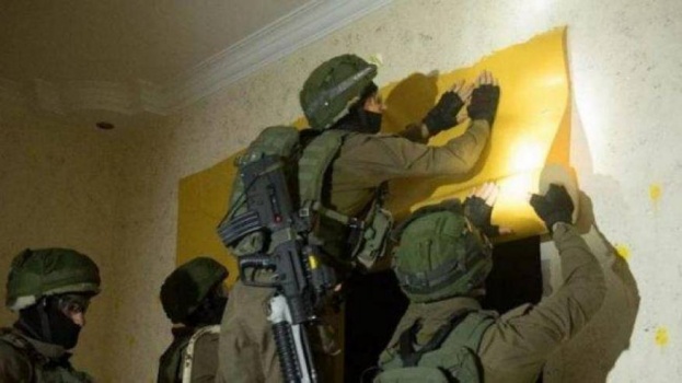الاحتلال يأخذ قياسات عددا من المنازل في سلفيت