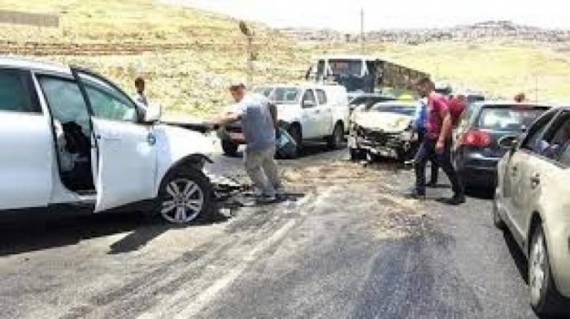 الشرطة والنيابة العامة تحققان بوفاة شاب في حادث سير في ضواحي القدس