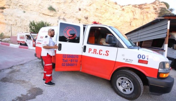 إصابة فتى بانفجار جسم مشبوه من مخلفات الاحتلال جنوب الخليل